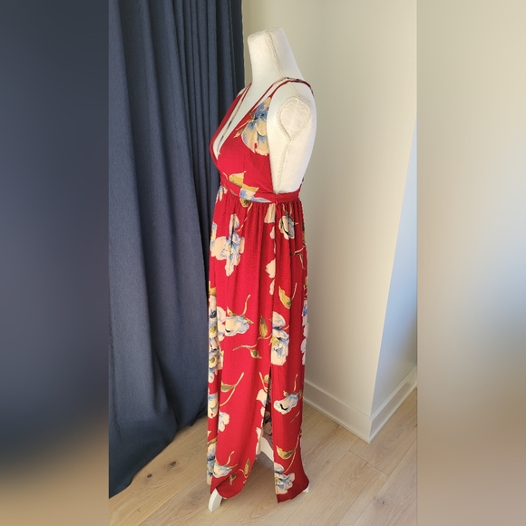 L'ATISTE | Red Floral Deep V Crisscross Back Maxi - Picture 6 of 9